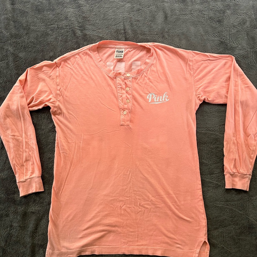 VS Pink long sleeve shirt